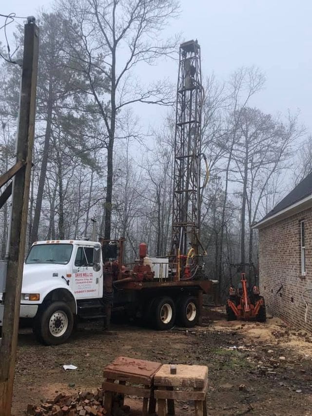 Davis Well Company  -  well drilling contractor